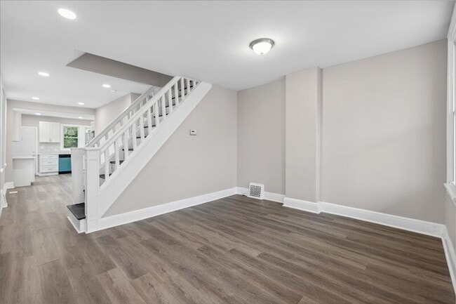 18 N Sussex St in Gloucester City, NJ - Building Photo - Building Photo