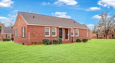 Icon @ Park Circle in North Charleston, SC - Foto de edificio - Building Photo