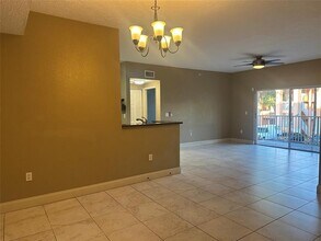6928 SW 39th St in Davie, FL - Building Photo - Building Photo