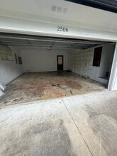 2506 Fritz Ln, Unit 2 private Bathroom in Tallahassee, FL - Building Photo - Building Photo
