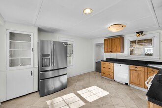 945 Glastonbury Turnpike in Portland, CT - Building Photo - Building Photo