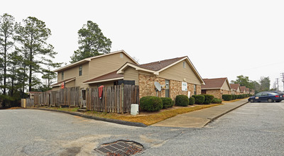 Quail Hollow in Hephzibah, GA - Foto de edificio - Building Photo