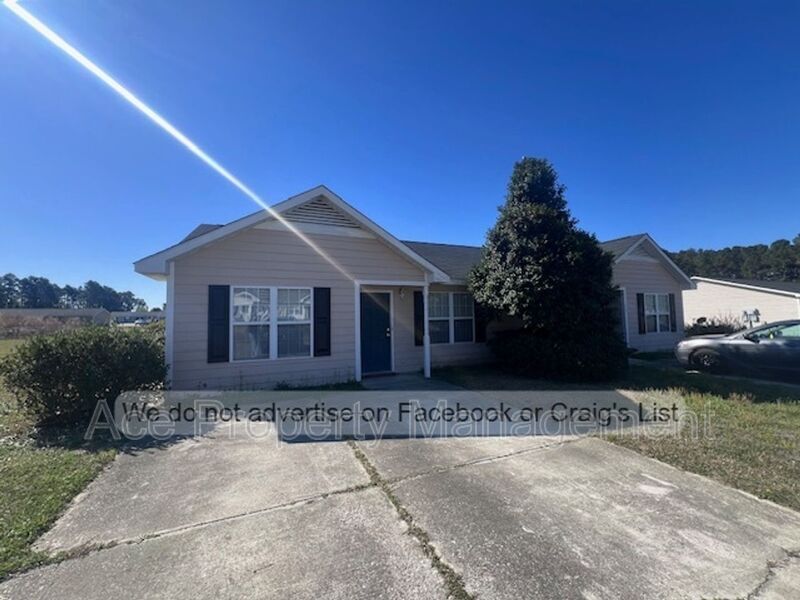 173 Bahia Ln in Raeford, NC - Building Photo
