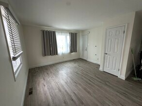 1031 Lawnton Ter, Unit 1031 Lawnton Terrace AptA in Glenolden, PA - Foto de edificio - Building Photo