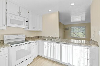 1356 Monte Vista Ave in St Helena, CA - Building Photo - Building Photo