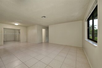 18546 NW 22nd Ave in Miami Gardens, FL - Building Photo - Building Photo