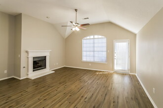 7800 Park Run Rd in Fort Worth, TX - Building Photo - Building Photo
