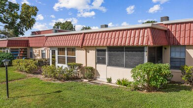 811 Salem Ln in Greenacres, FL - Building Photo - Building Photo