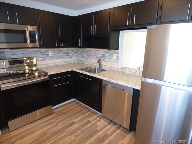 1601 NE 191st St in Miami, FL - Building Photo - Building Photo