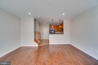 6153 Aster Haven Cir in Haymarket, VA - Building Photo - Building Photo