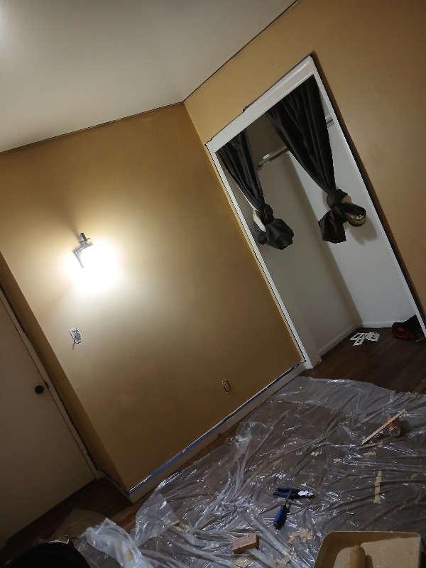 property at 674 E 675 N