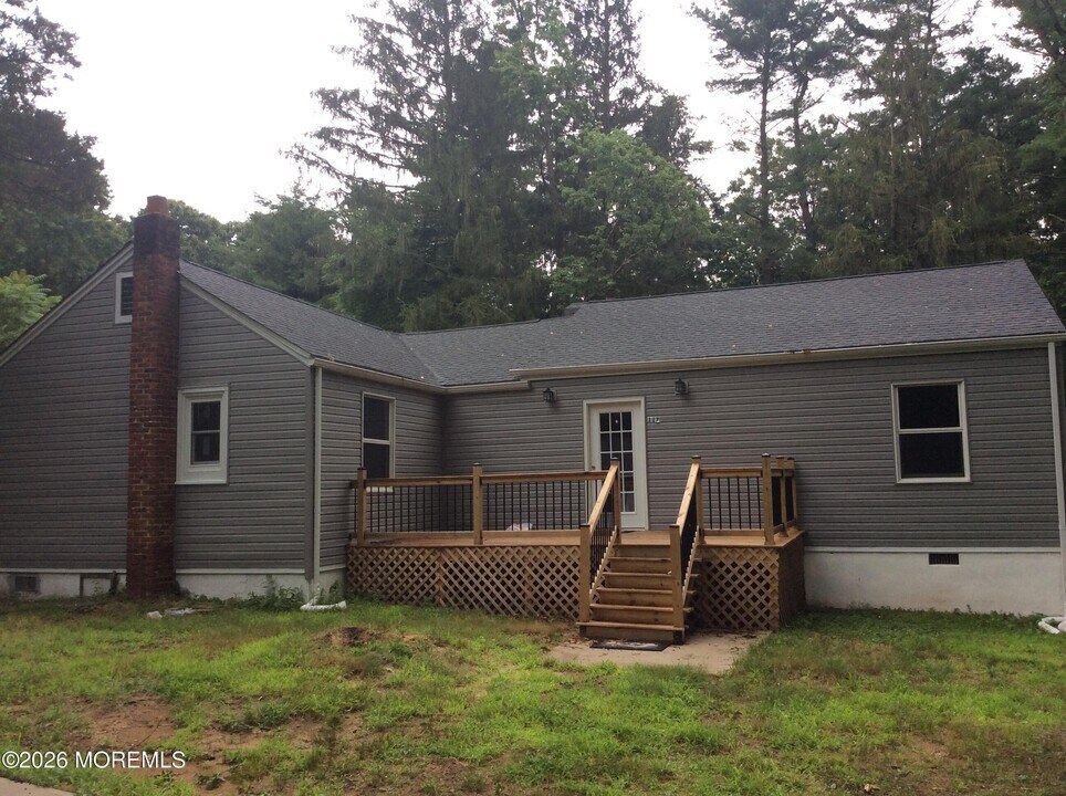 117 Birchwood Ln in Middletown, NJ - Building Photo