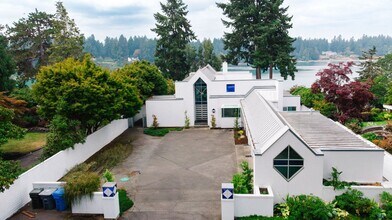 12410 Nyanza Rd SW in Tacoma, WA - Foto de edificio - Building Photo