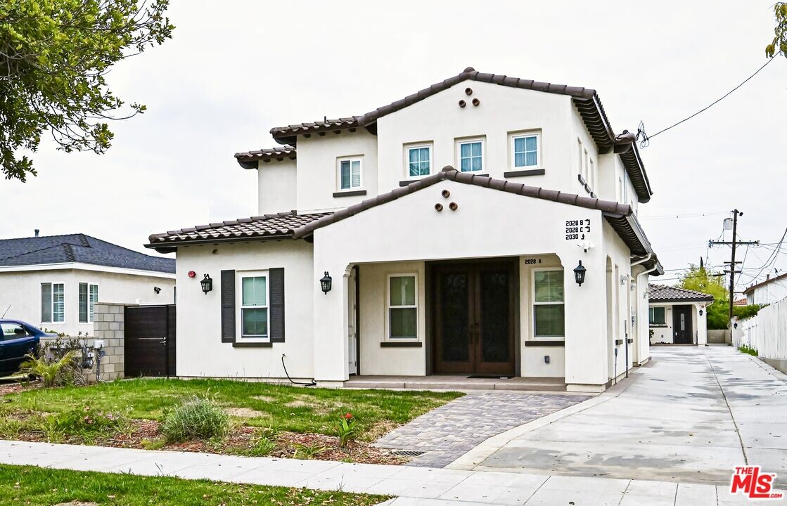 2028 S Chapel Ave in Alhambra, CA - Foto de edificio