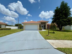 5107 Rosen Blvd in Boynton Beach, FL - Building Photo - Building Photo