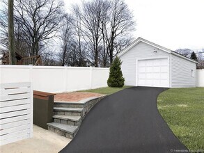 22 Greenwood Ave in Darien, CT - Building Photo - Building Photo