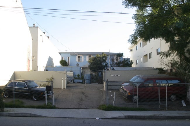 1644 N Kenmore in Los Angeles, CA - Building Photo - Building Photo