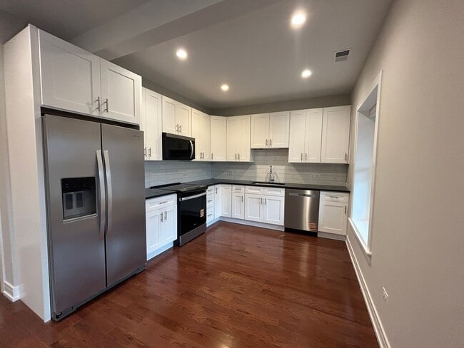 1712 W Lunt Ave, Unit 1710-3