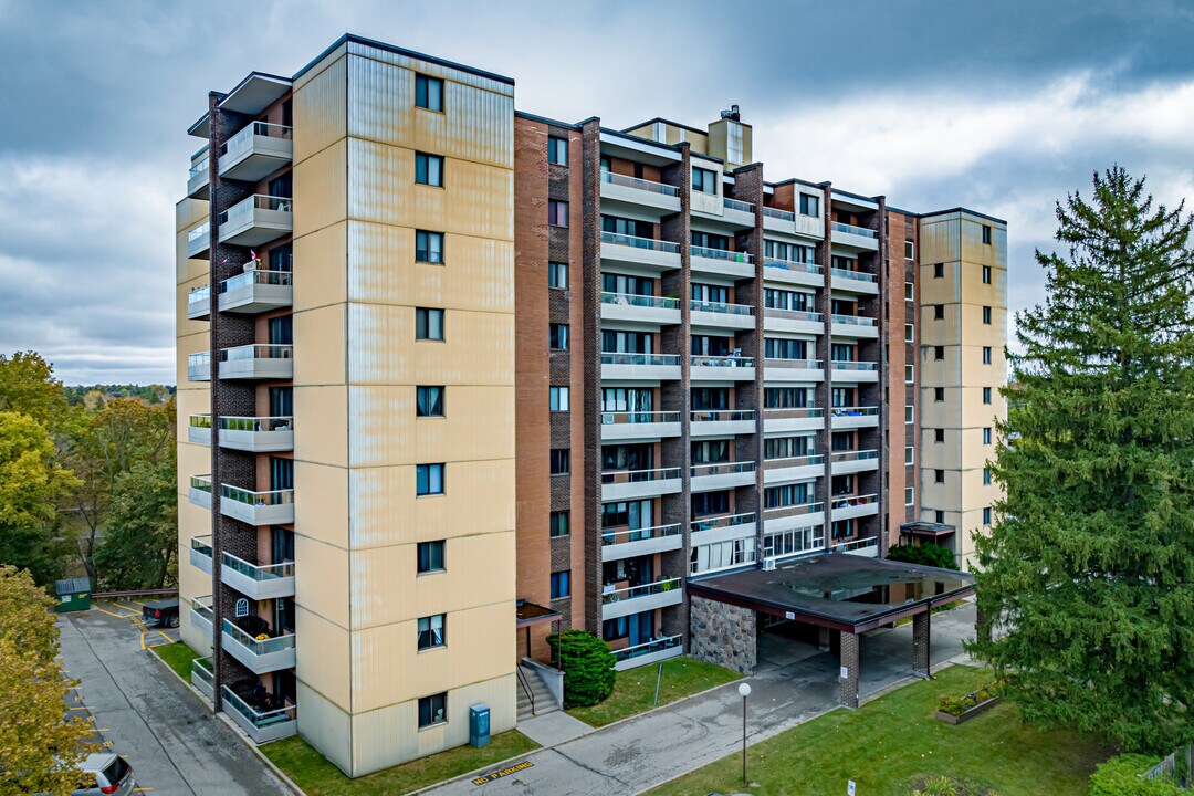 Sold - 671 Woolwich in Guelph, ON - Building Photo