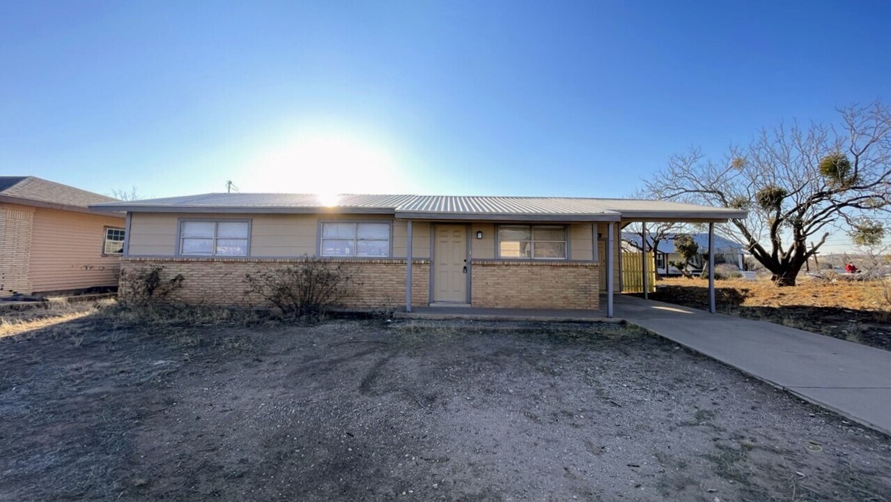 3900 Parkway Rd in Big Spring, TX - Building Photo