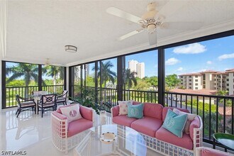 6000 Pelican Bay Blvd in Naples, FL - Building Photo - Building Photo
