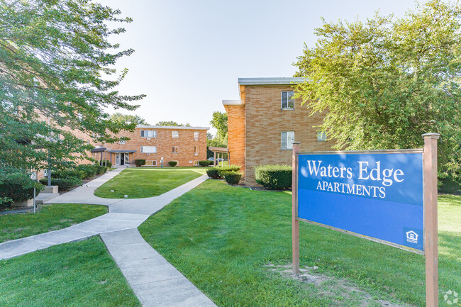 Water's Edge Apartments in Lorain, OH - Foto de edificio - Building Photo