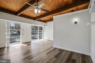 7758 Donnybrook Ct, Unit 201 in Annandale, VA - Building Photo - Building Photo