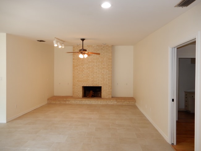 609 N McColl Cir in McAllen, TX - Building Photo - Building Photo