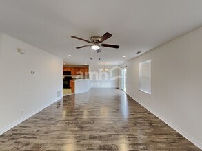 6078 E 137th Ave in Thornton, CO - Building Photo - Building Photo