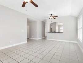 304 Country Crossing Cir in Magnolia, TX - Building Photo