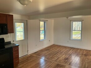 450 Riverside Dr in Augusta, ME - Foto de edificio - Building Photo