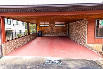 216 Thomas Cir in Roswell, GA - Building Photo - Building Photo