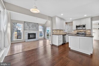 12592 Rock Ridge Rd in Herndon, VA - Building Photo - Building Photo