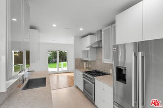 11619 Francis Pl in Los Angeles, CA - Building Photo - Building Photo