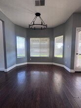 11300 Sand Bridge Ct in Bakersfield, CA - Building Photo - Building Photo