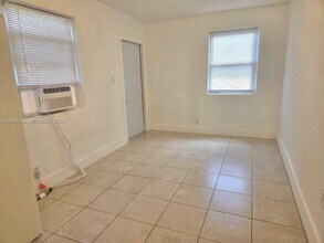 34 SW 6th Ave in Dania Beach, FL - Building Photo - Building Photo