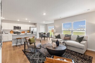 Brixin Townhomes at Magnolia Heights in Urbandale, IA - Building Photo