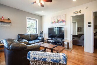 4556 W Wilson Ave in Chicago, IL - Building Photo - Building Photo