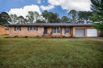 2105 Shannonhouse Rd SW in Huntsville, AL - Building Photo - Building Photo