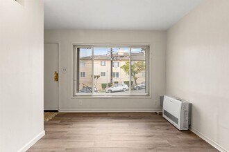 1905 E 29th St-Unit -1905 in Oakland, CA - Building Photo - Building Photo