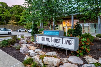 Highland House Tower by Albion in Pittsburgh, PA - Foto de edificio - Building Photo
