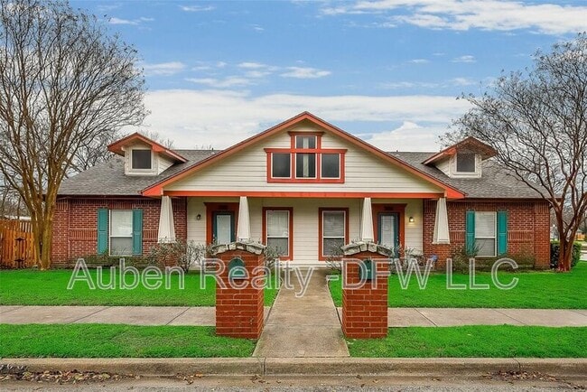 property at 306 E Main St