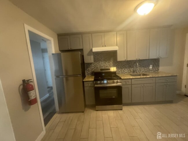 97 Welton St in New Brunswick, NJ - Building Photo - Building Photo