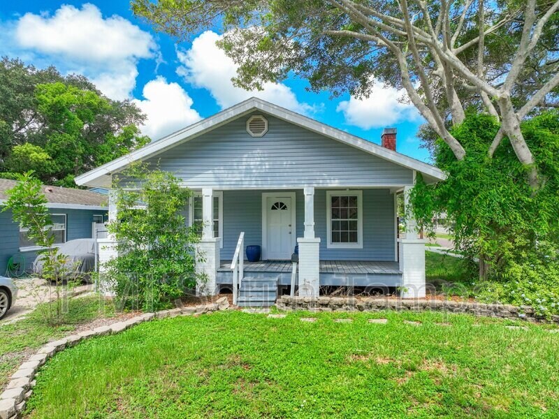 375 4th St NW in Largo, FL - Building Photo