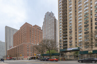 The Oxford on 72nd Street in New York, NY - Building Photo - Building Photo