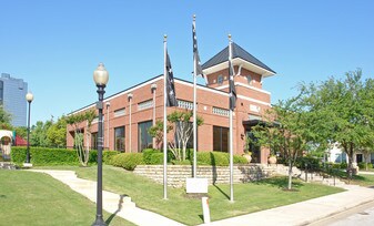 Hillside in Fort Worth, TX - Building Photo