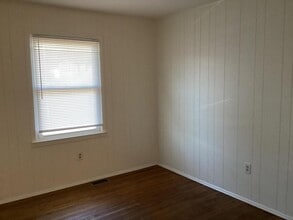 242 E 35th St in Buena Vista, VA - Building Photo - Building Photo