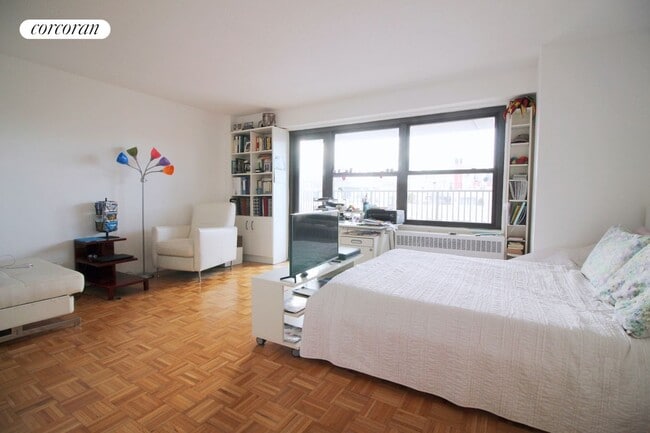 property at 175 W 90th St