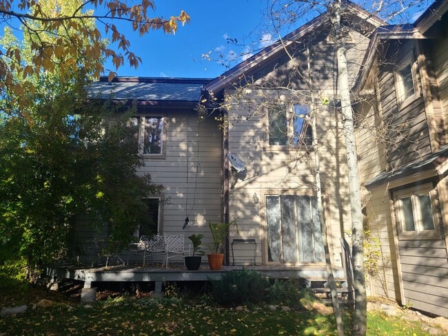 property at 3115 Mariah Ct