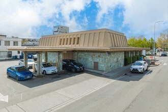 Central Peak in Kirkland, WA - Building Photo - Building Photo